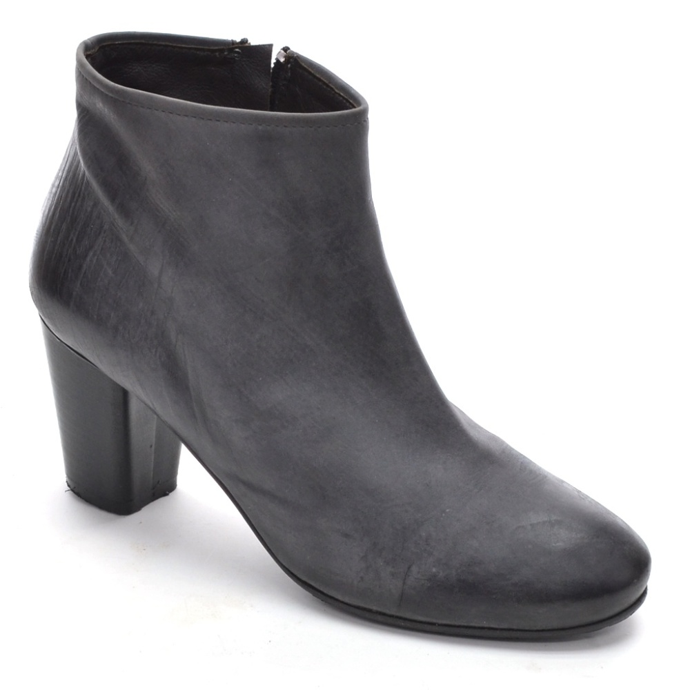 Riccardo Cartillone Gray Leather Heeled Booties 39